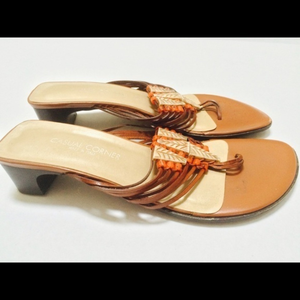 Casual Corner low heeled thong sandals, Sz. 7